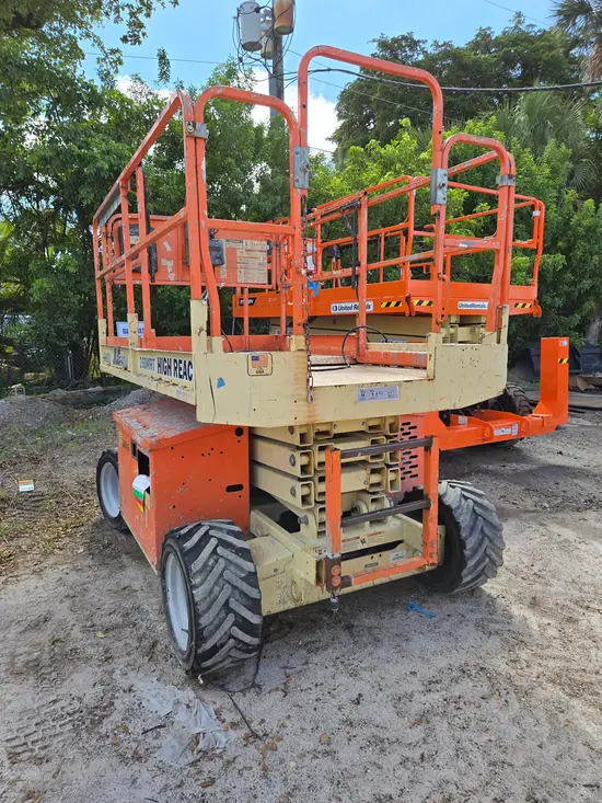 2019 JLG 260MRT Rough Terrain Scissor Lift