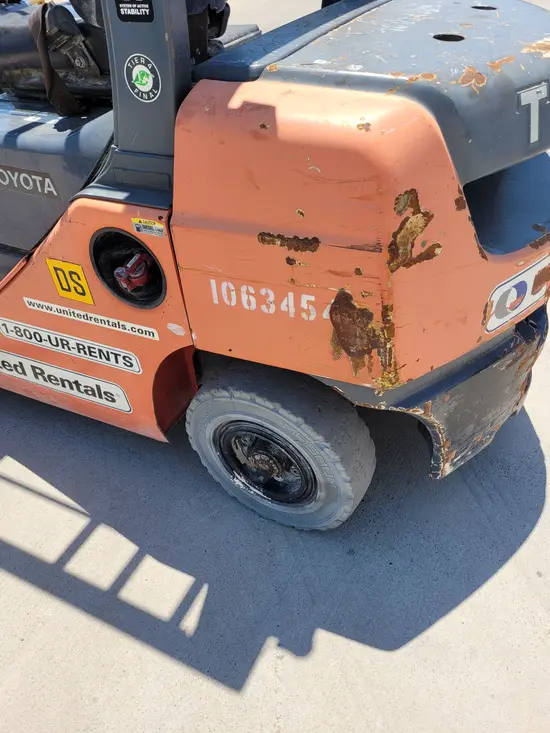 2017 Toyota 8FDU25 Warehouse Forklift