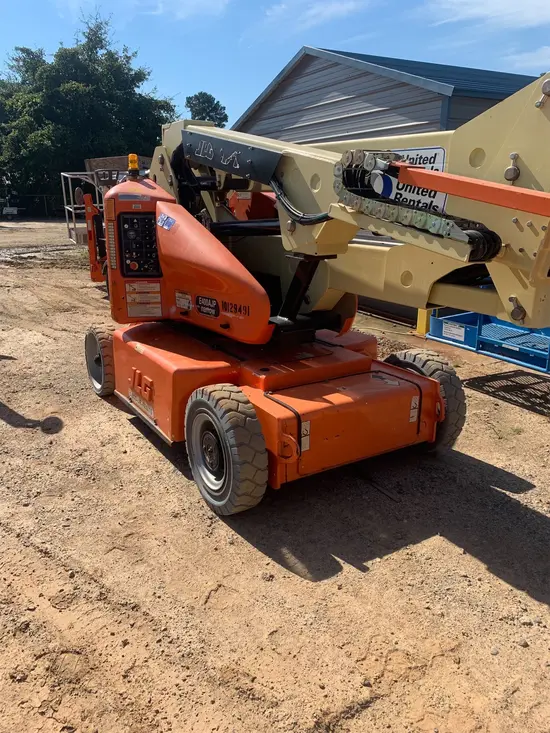 2013 JLG E400AJPN Articulating Boom Lift