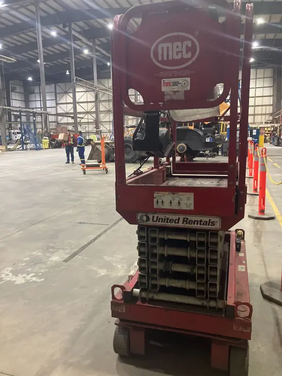2018 MEC MICRO 19 Scissor Lift