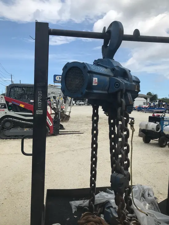 2014 JD NEUHAUS PROFI 30T Hoist