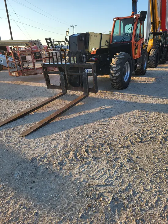 2020 JLG 1644 Forklift