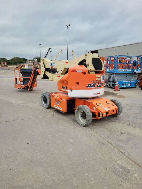 2015 JLG E400AJPN Articulating Boom Lift