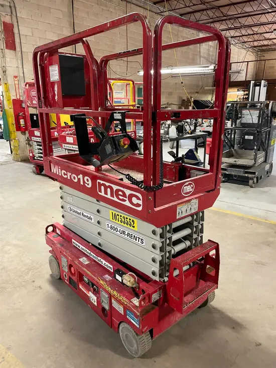 2018 MEC MICRO 19 Scissor Lift