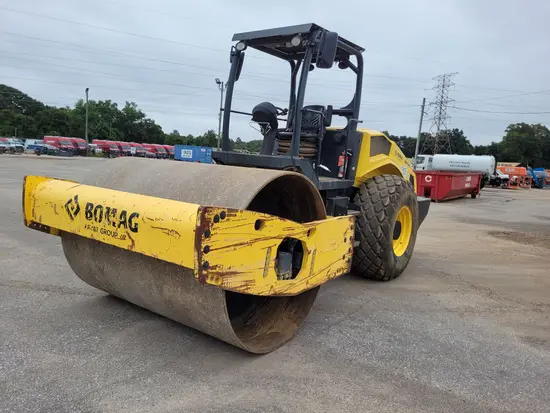 2018 BOMAG BW211D-5 Single Drum Roller