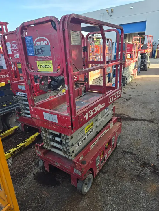 2017 MEC 1330SE Scissor Lift