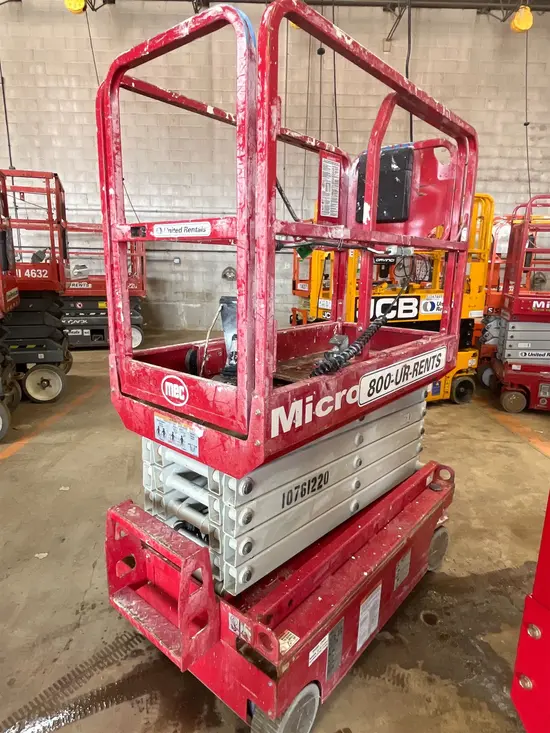 2018 MEC MICRO 19 Scissor Lift