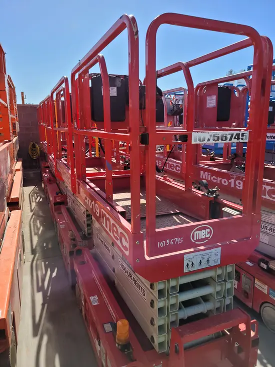2018 MEC MICRO 19 Scissor Lift