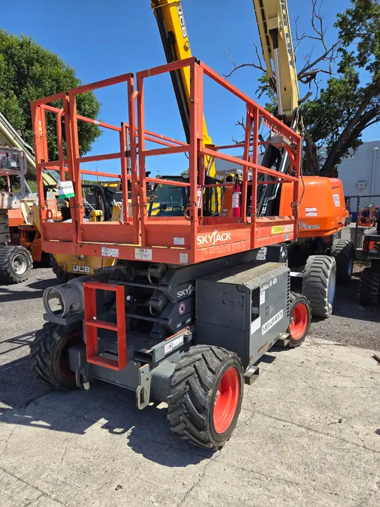 2017 Skyjack SJ6832RT Rough Terrain Scissor Lift