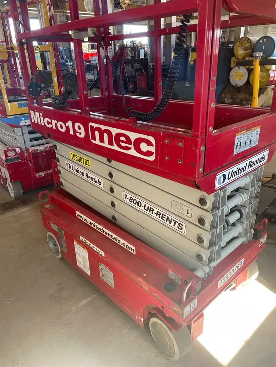 2018 MEC MICRO 19 Scissor Lift