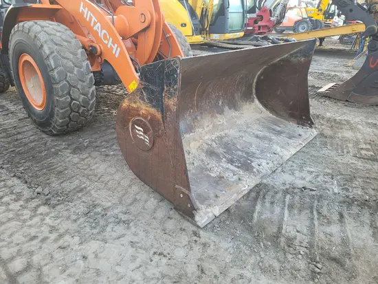 2019 HITACHI 2.8BKT JRB416 Attachment
