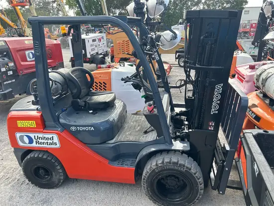 2019 Toyota 8FGU30 Warehouse Forklift