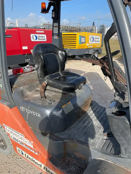 2017 Toyota 8FDU25 Warehouse Forklift
