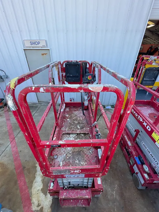 2018 MEC MICRO 19 Scissor Lift