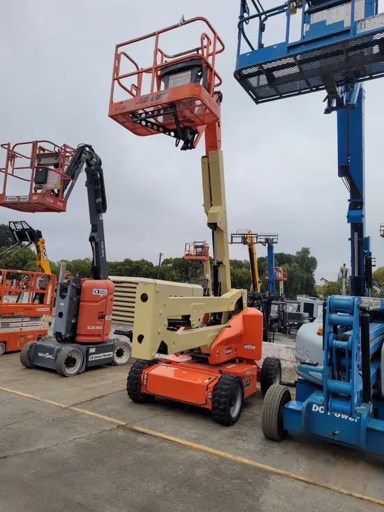 2016 JLG E450AJ Articulating Boom Lift