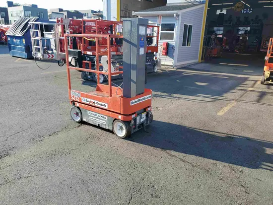 2015 Skyjack SJ12 Self-Propelled One-Person Lift