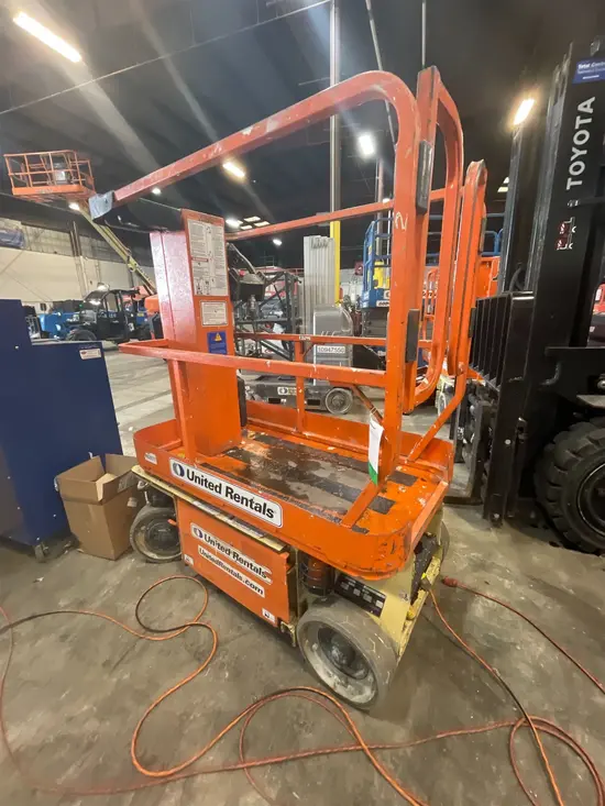 2014 JLG 1230ES Self-Propelled One-Person Lift