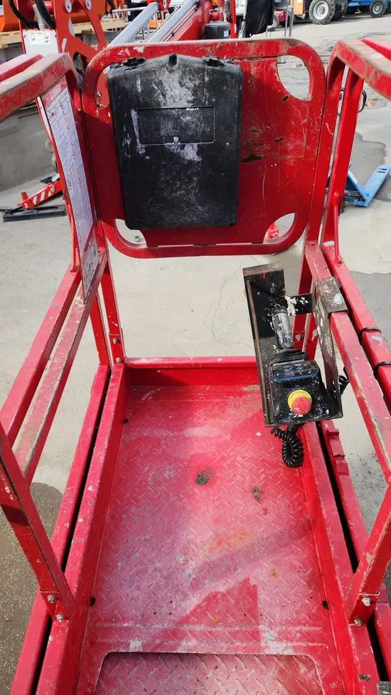 2017 MEC MICRO 19 Scissor Lift