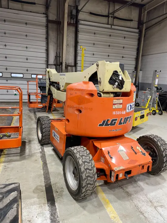2016 JLG E450AJ Articulating Boom Lift