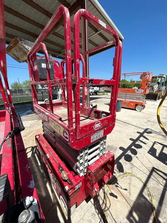 2018 MEC MICRO 19 Scissor Lift