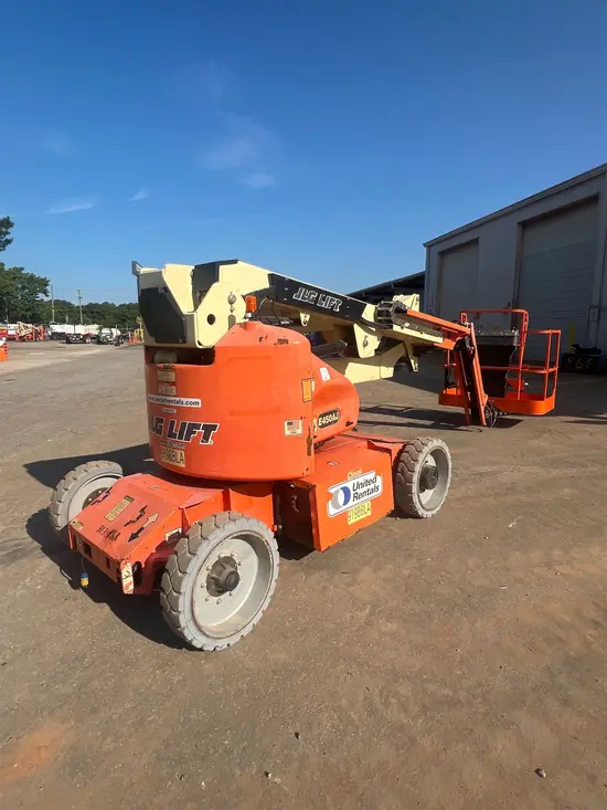 2014 JLG E450AJ Articulating Boom Lift