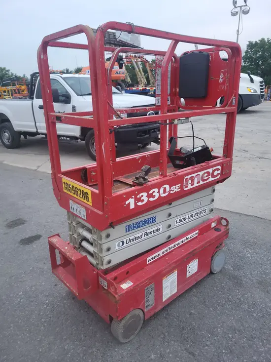 2017 MEC 1330SE Scissor Lift