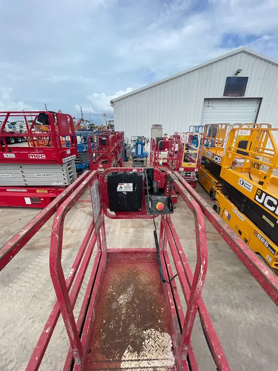 2018 MEC MICRO 19 Scissor Lift