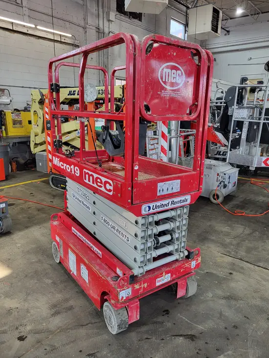 2018 MEC MICRO 19 Scissor Lift