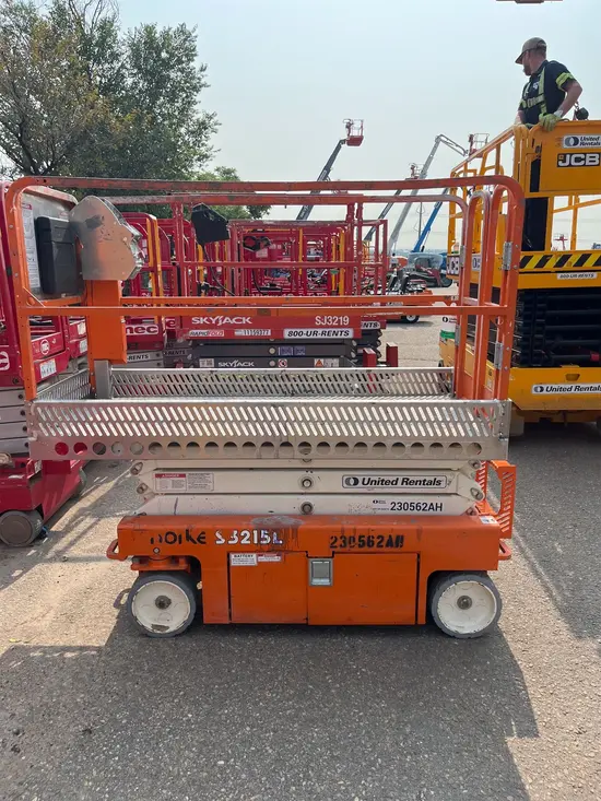 2019 Snorkel S3215L Scissor Lift