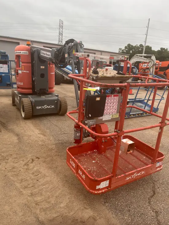 2017 Skyjack SJ30ARJE Articulating Boom Lift