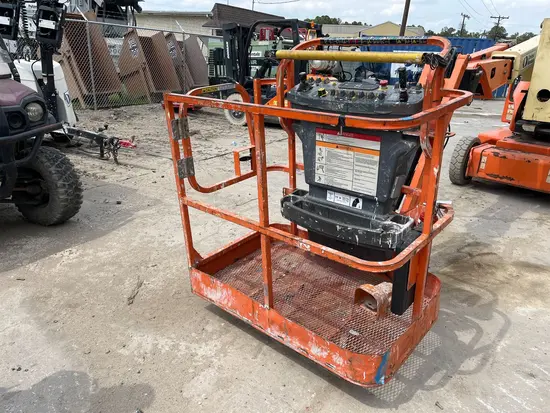 2014 JLG E400AJPN Articulating Boom Lift