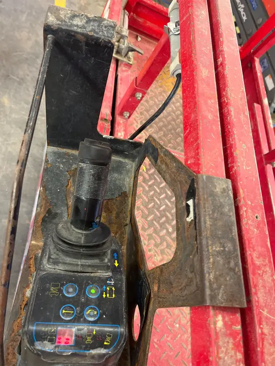 2018 MEC MICRO 19 Scissor Lift