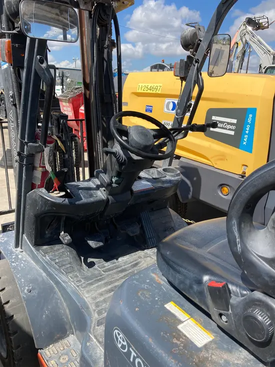 2017 Toyota 8FDU25 Warehouse Forklift
