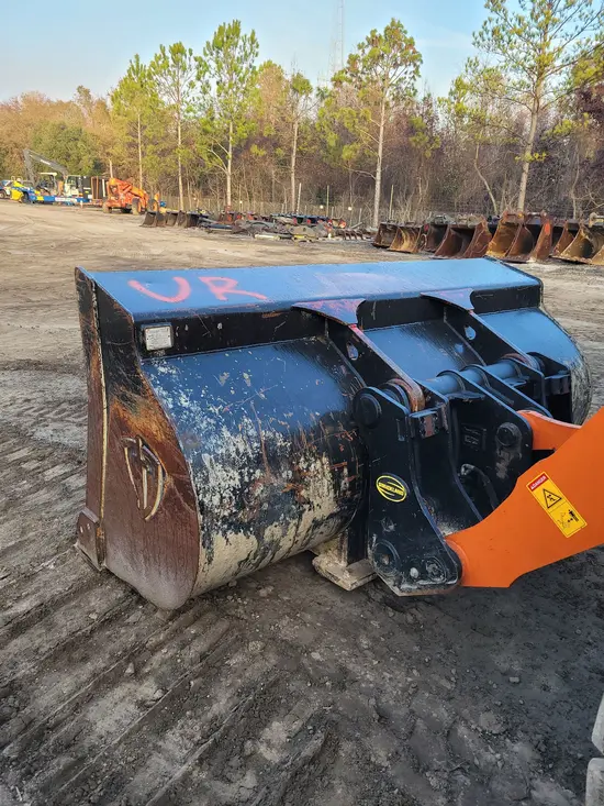 2019 HITACHI 2.8BKT JRB416 Attachment