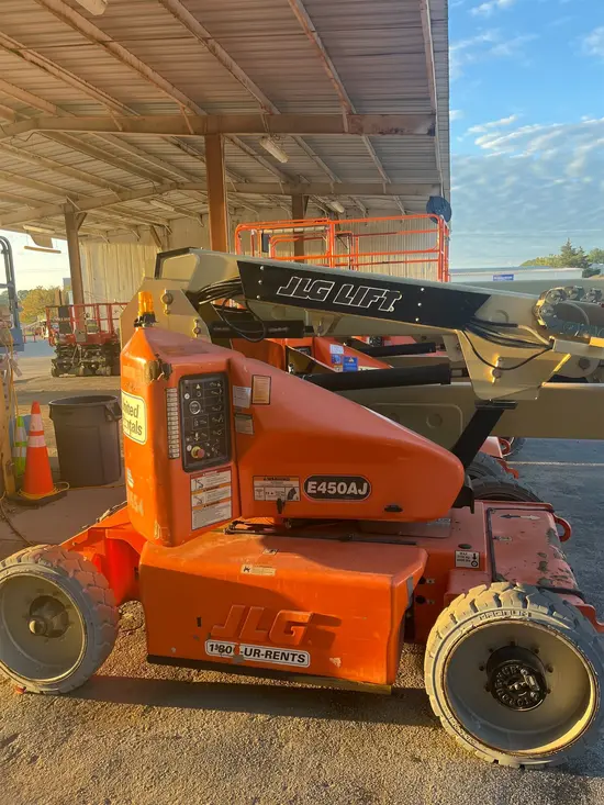 2014 JLG E450AJ Articulating Boom Lift
