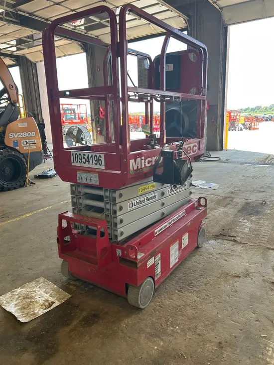 2019 MEC MICRO 19 Scissor Lift