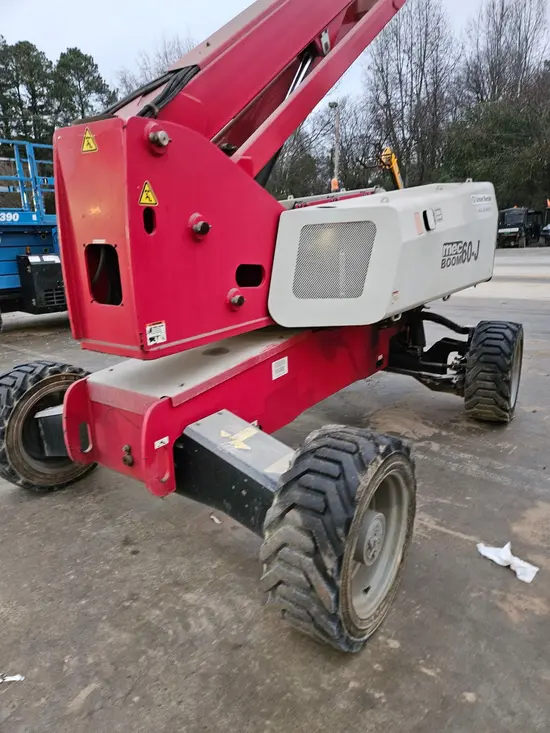 2016 MEC 60JD Articulating Boom Lift