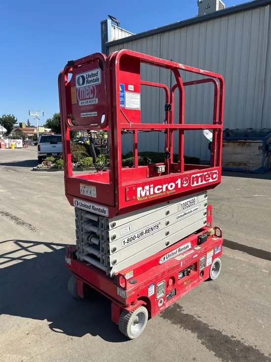 2019 MEC MICRO 19 Scissor Lift