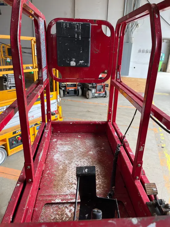 2018 MEC MICRO 19 Scissor Lift