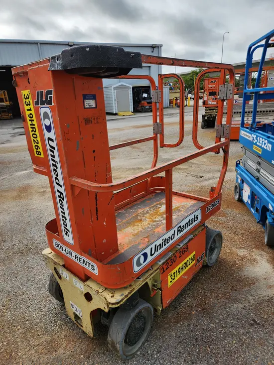 2019 JLG 1230ES Self-Propelled One-Person Lift