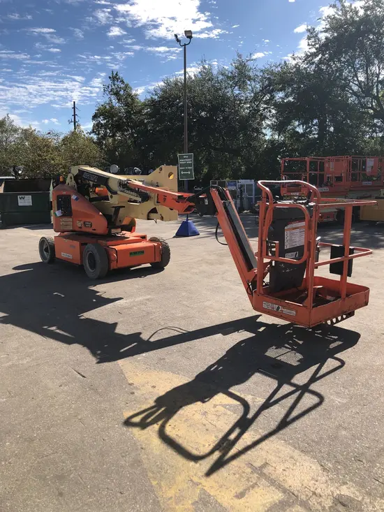 2013 JLG E400AJPN Articulating Boom Lift