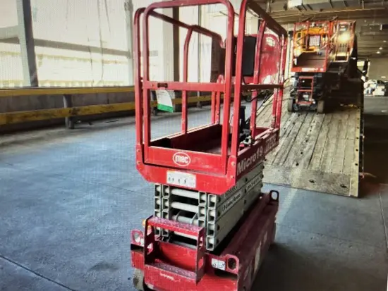 2018 MEC MICRO 19 Scissor Lift