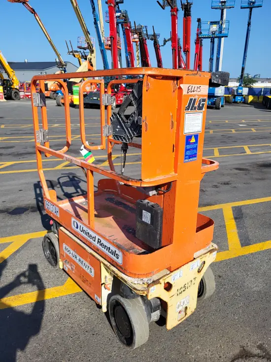 2016 JLG 1230ES Self-Propelled One-Person Lift