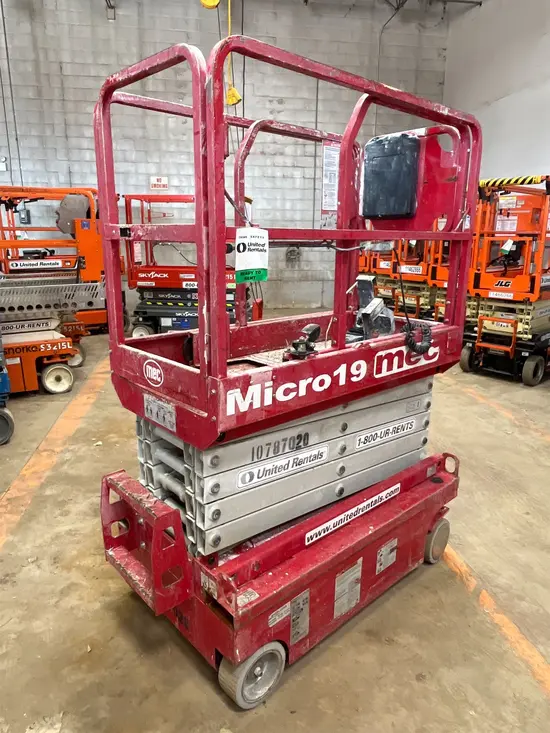 2018 MEC MICRO 19 Scissor Lift