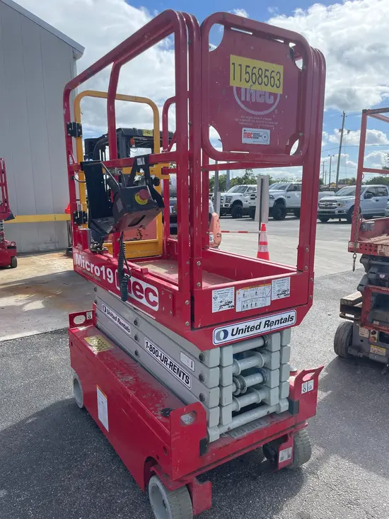 2017 MEC MICRO 19 Scissor Lift