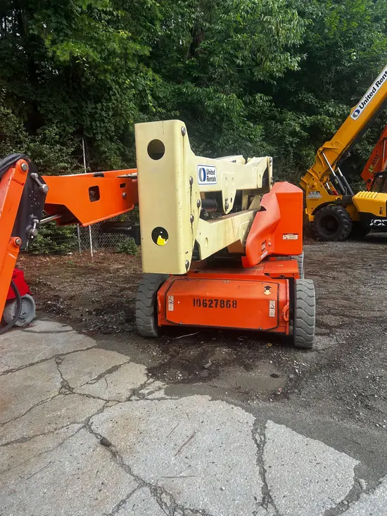 2017 JLG E450AJ Articulating Boom Lift