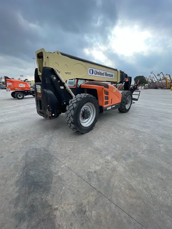 2016 JLG 1055 Forklift