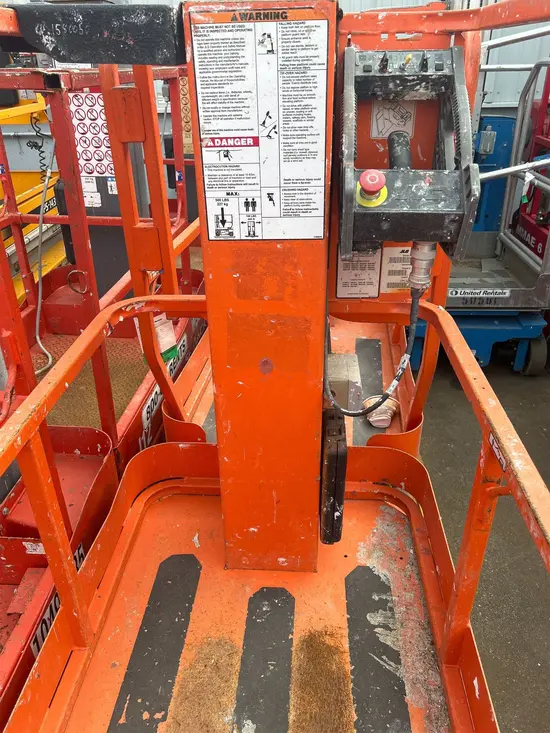 2014 JLG 1230ES Self-Propelled One-Person Lift