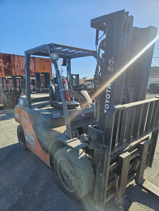 2016 Toyota 8FD35U Warehouse Forklift