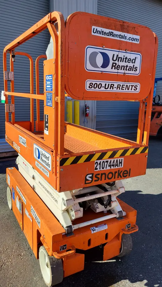 2018 Snorkel S3219E Scissor Lift